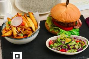 Zero 20 Restaurant & Lounge