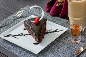 Zero 20 Restaurant & Lounge